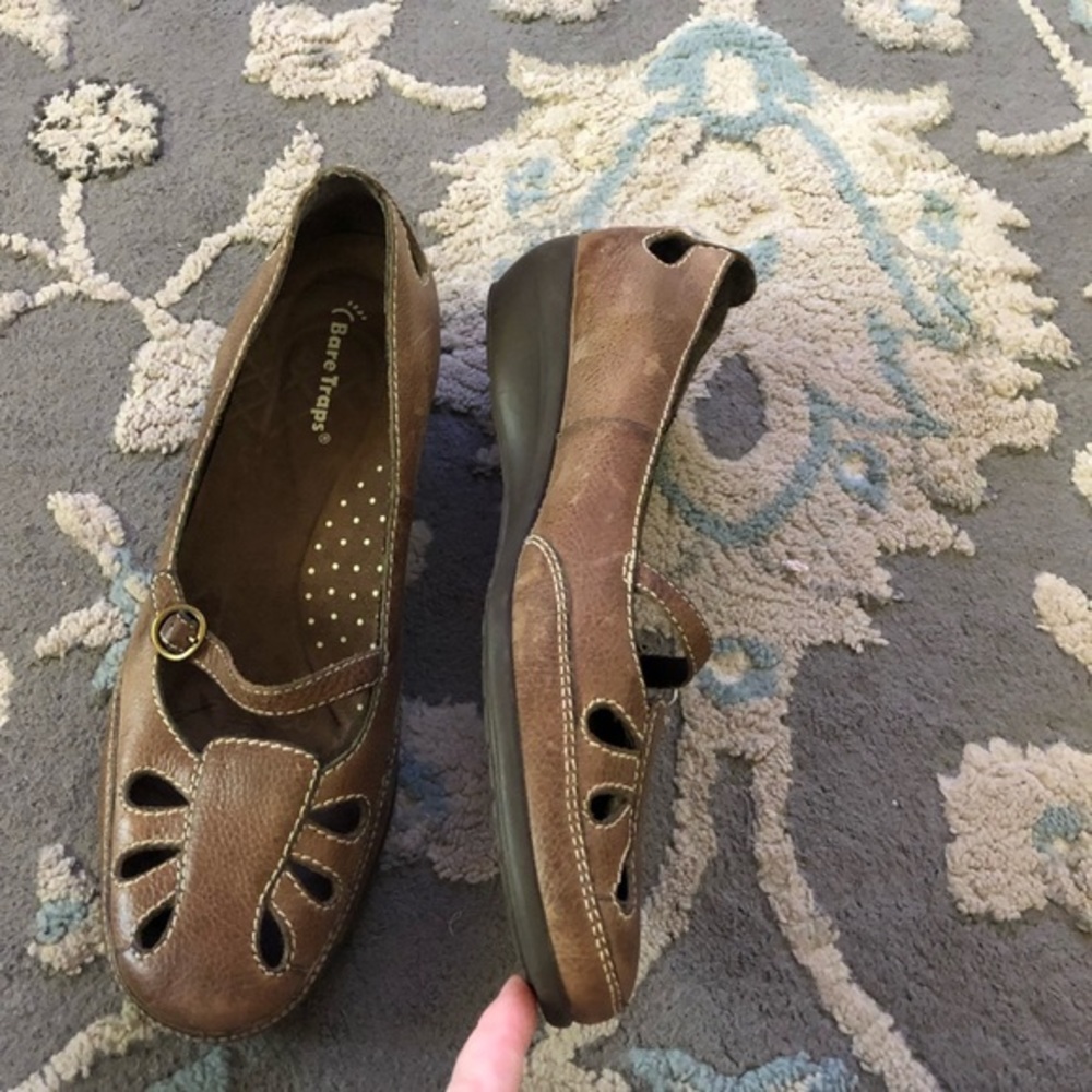 Bare traps brown leather comfort Mary Jane shoes